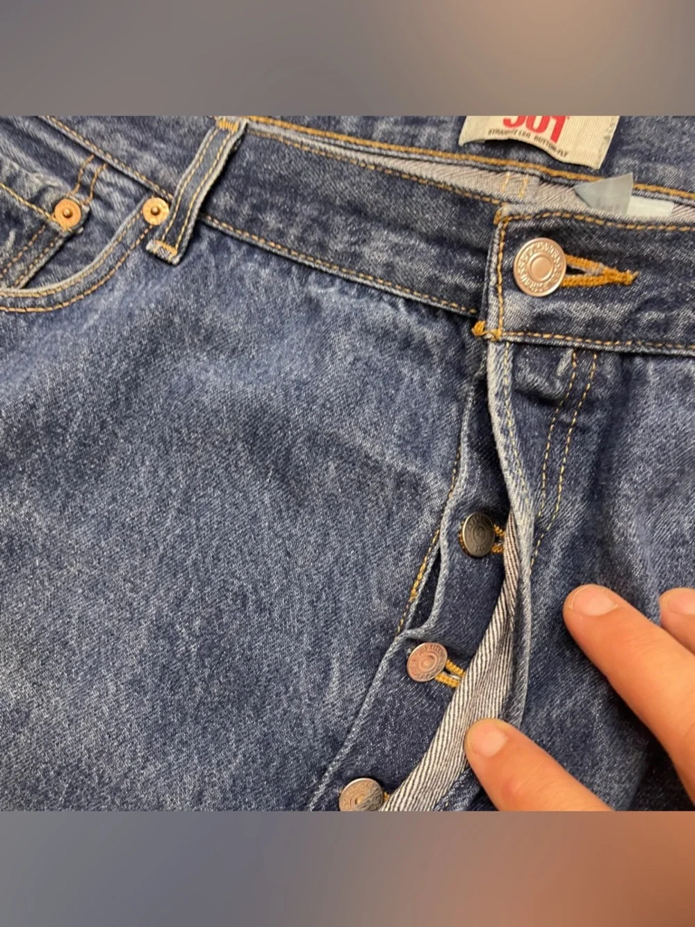 Levis 501 Jeans Mens 44x32 Blue Denim Straight Leg Button Fly cotton Tag